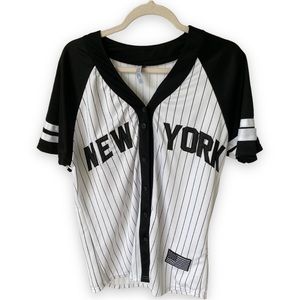 New York Baseball Jersey. Size L. Good Condition. Size L.